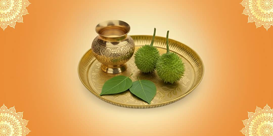 Offer Jal, Bilva Leaves and Dhatura