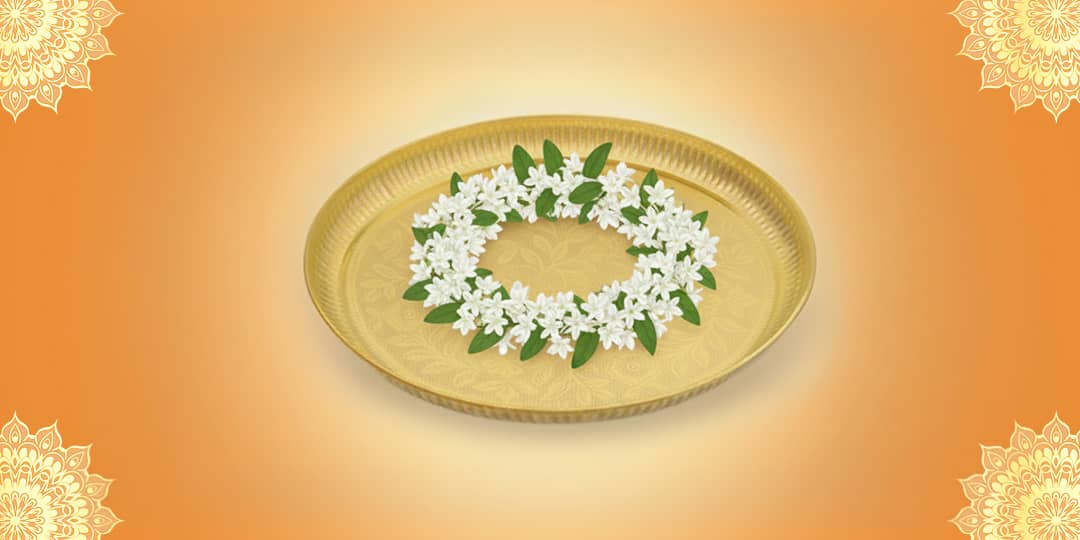 Offer White Aak Garland
