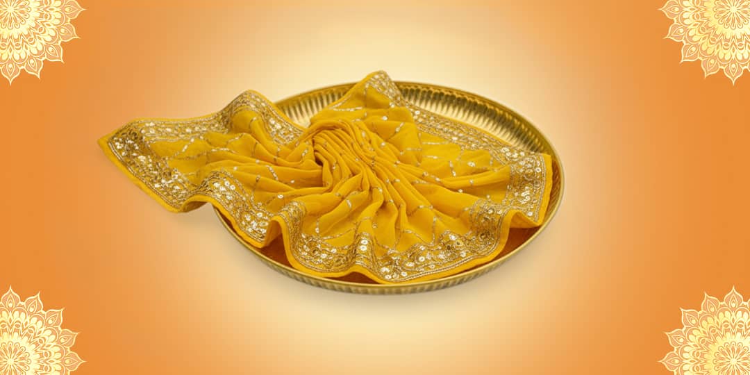 Offer Yellow Chunari to Maa Baglamukhi